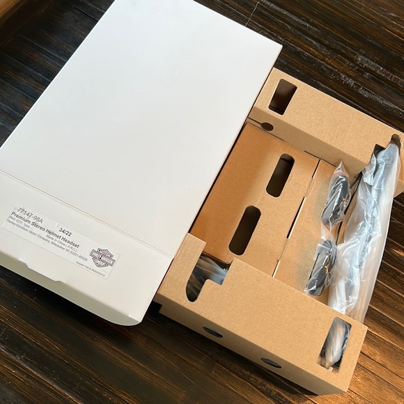 New in box Harley-Davidson Premium Stereo Helmet Headset - Picture 2 of 3